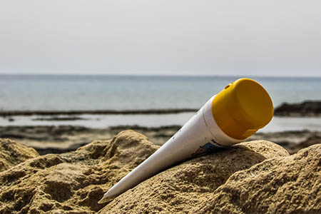 易烊千玺路透曝光军训,易烊千玺军训最新照片