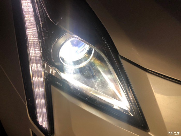 凯迪拉克xt5换led大灯教程,凯迪拉克xt525t豪华版改装