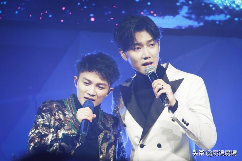 月弯弯周深王晰评价,月弯弯王晰周深完整版qq音乐