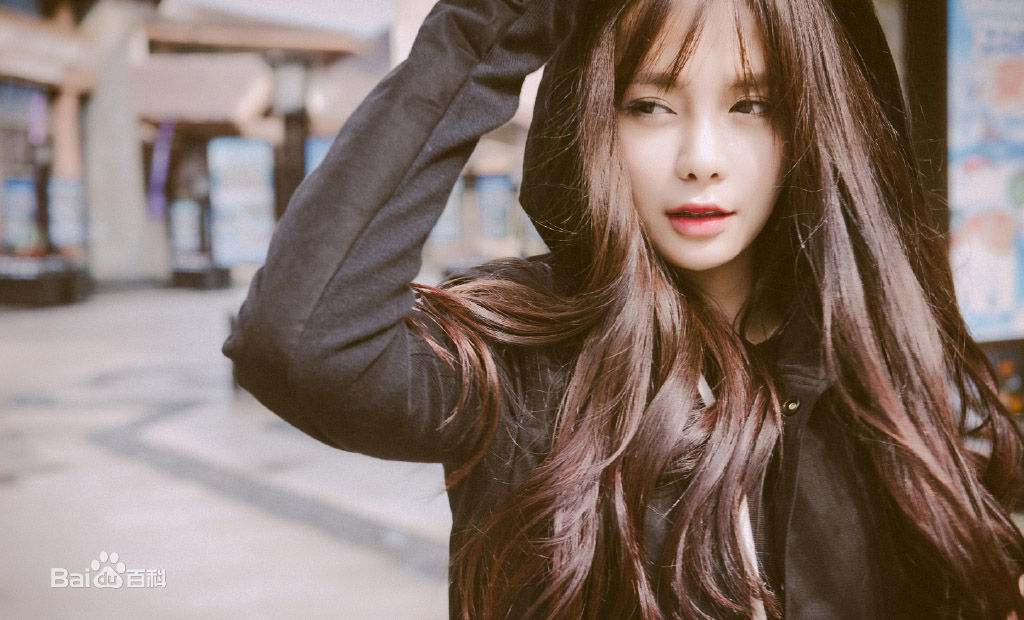 沈梦辰卖二手假货,沈梦辰否认卖假货衣服什么品牌