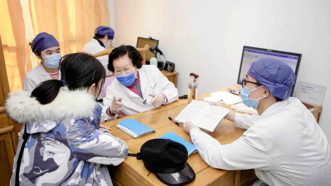 讲一讲我与党的故事,老少携手颂党恩演讲稿