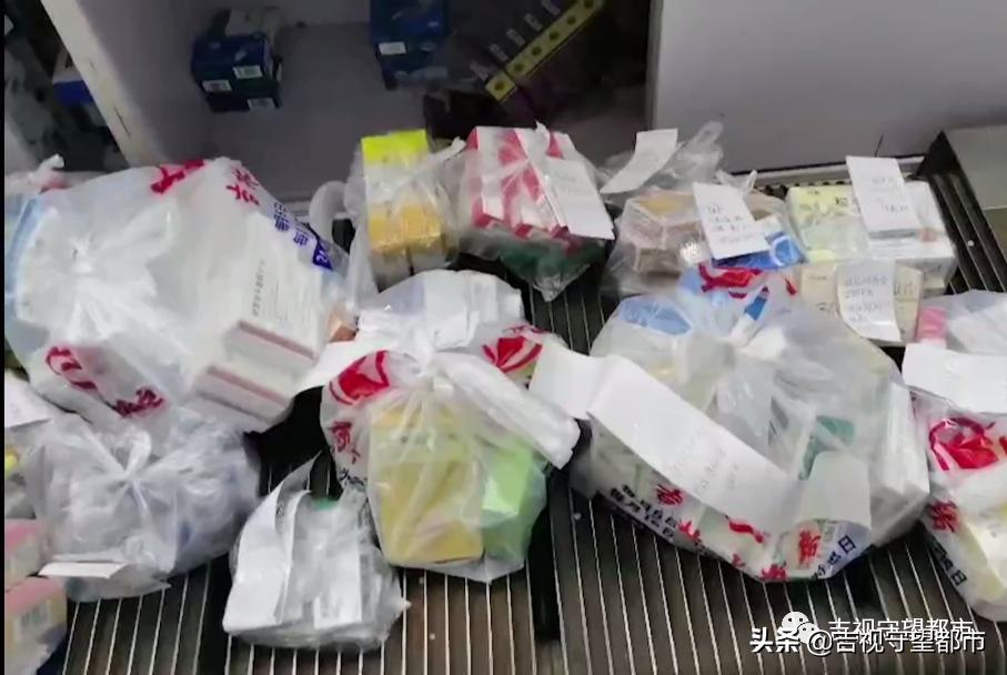 记者探访超市送货到社区,记者采访记录仪