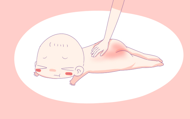 给一个月小孩洗澡的正确方法,给宝宝洗澡宝宝就吓住了怎么办