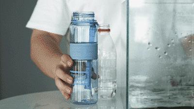 李易峰靳东水杯,靳东新剧底线同款水杯