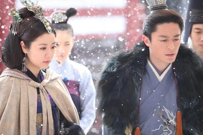 曾经的千里马,如今的白眼狼?于正与“于女郎”们的爱与恨