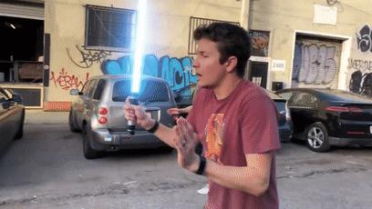 遭遇百般霸凌后，机器人竟将枪口对准人类