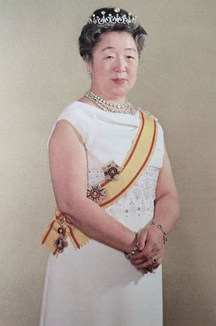 良子皇后为什么不喜欢美智子,良子皇后眯眯眼