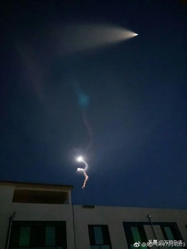 太空空间站拍到的几个ufo目击事件,太空探索飞机上看到最真实ufo