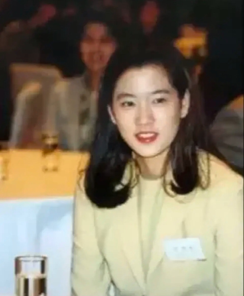 身价10亿的科技豪门“公主”，爱上一个穷小子，最后客死他乡