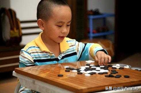 一年级小朋友课堂上坐不住怎么办,一年级坐不住的孩子怎么训练