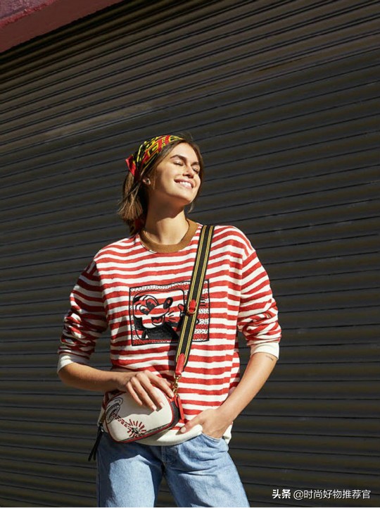 coach日记刺绣联名款,coachdisney联名包粉色