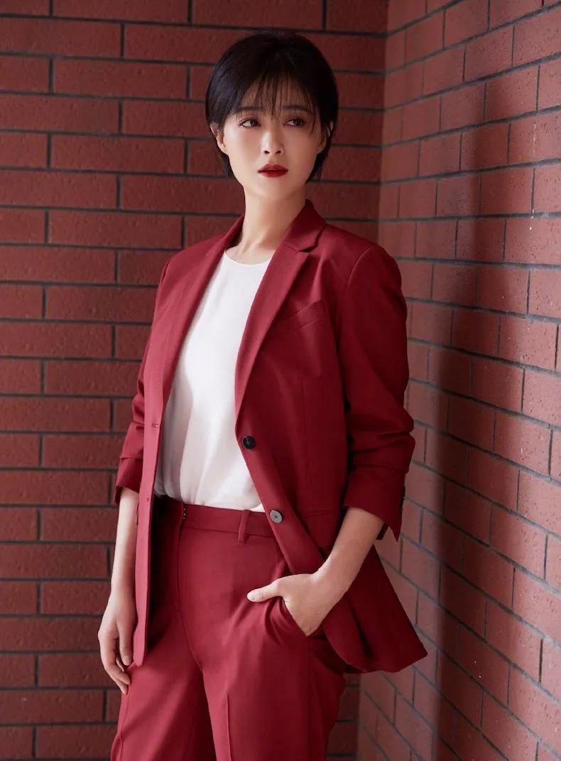 肩宽的人怎么穿才好看,肩宽的女生怎么穿好看