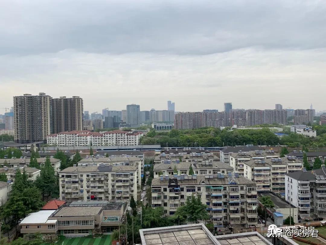 一条凤台南路两个世界！河西都救不了的小行，仁恒默默丢下王炸