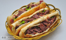 河间驴肉火烧与保定驴肉一样吗,保定市内最好的河间驴肉火烧