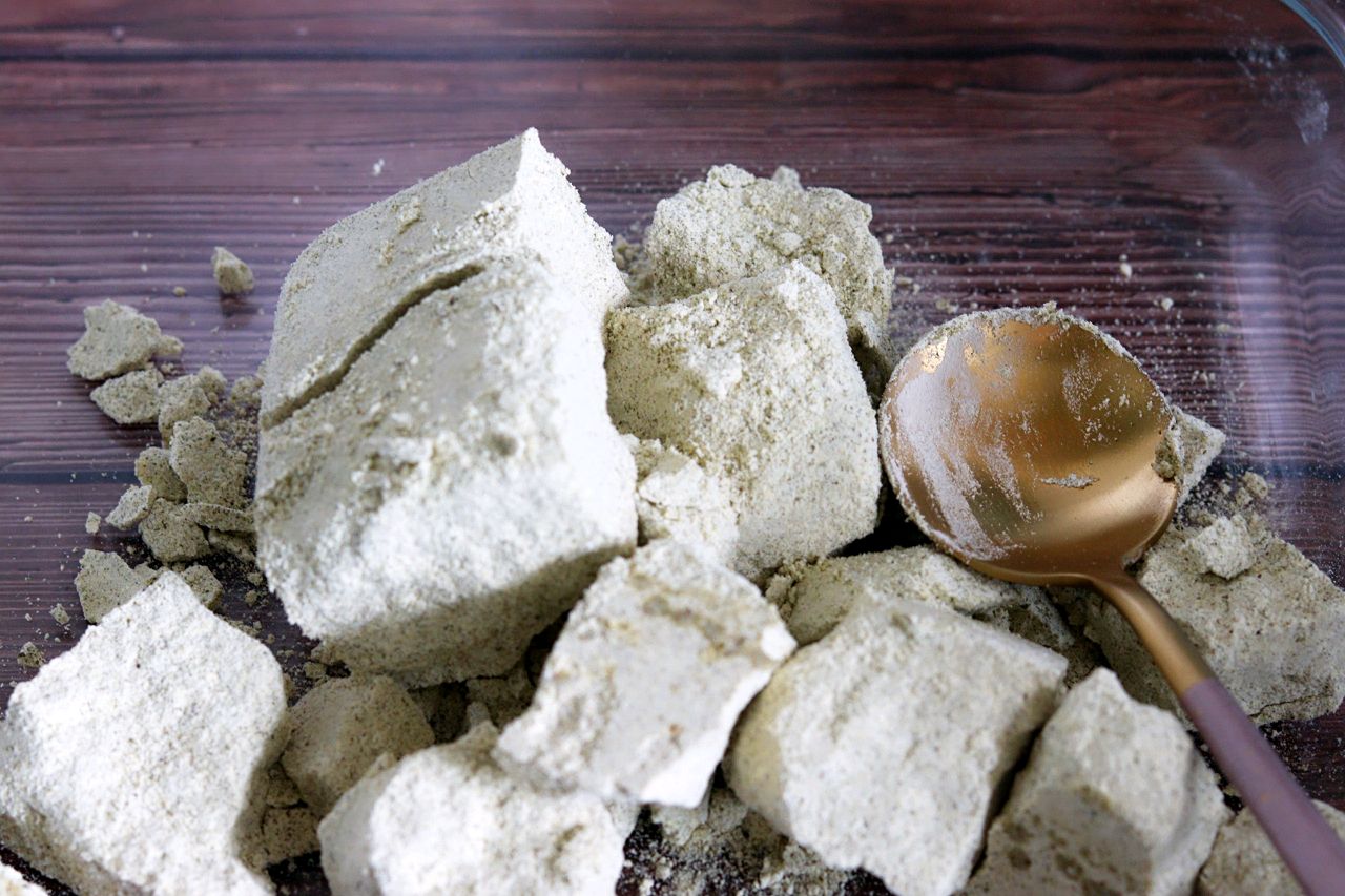 夏季必备美食绿豆糕学会这样做,绿豆糕清凉解暑小甜点