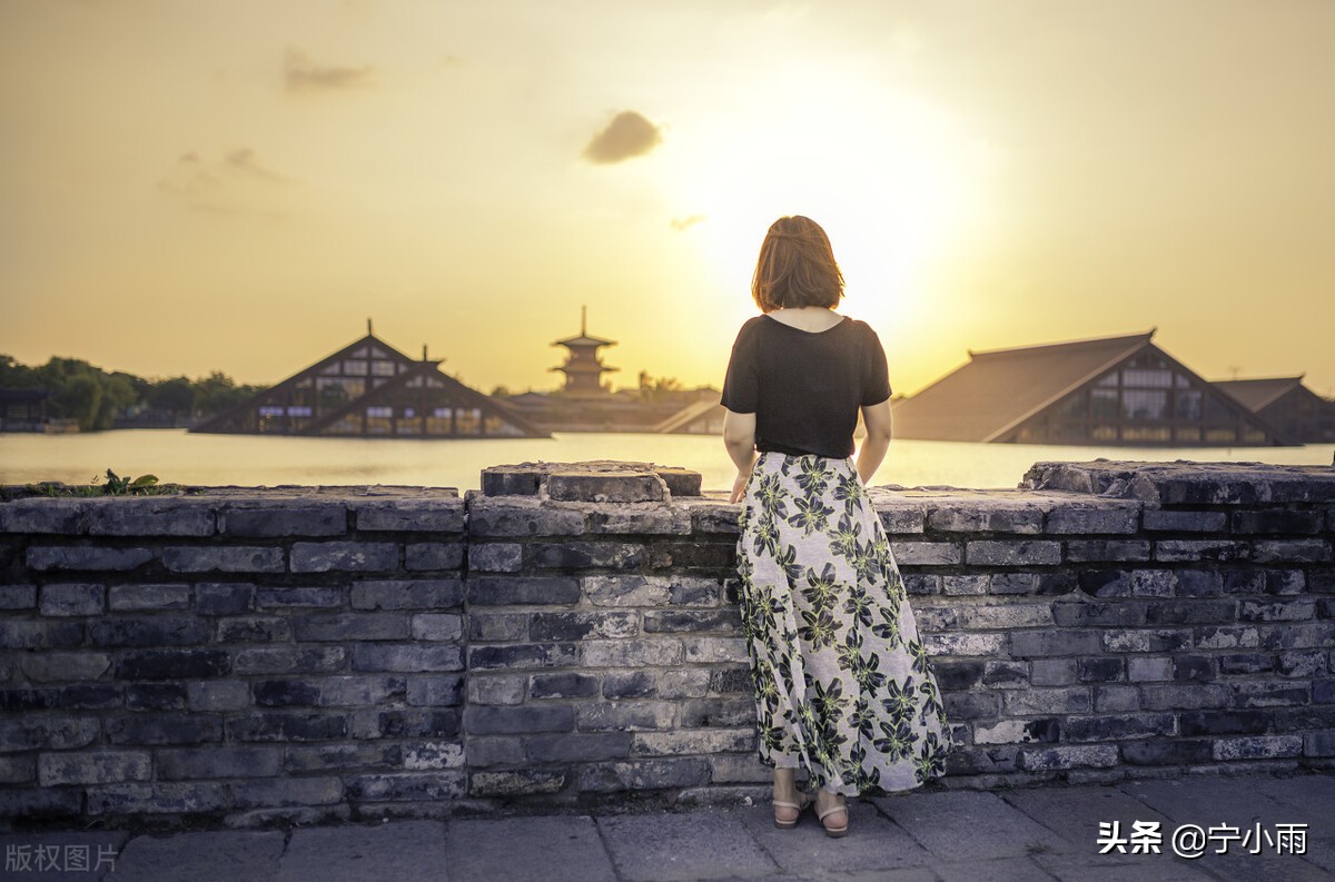 女同学来家住两天,女同学来家里住一个月