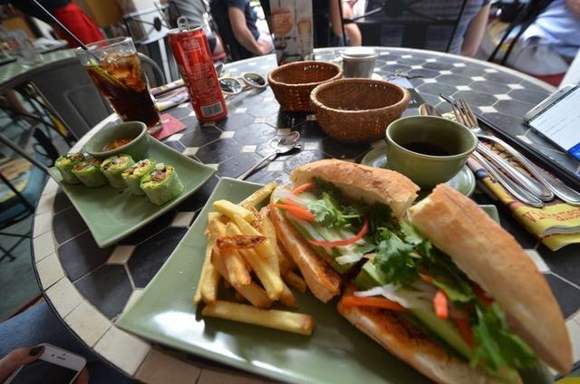 越南美女带妹子出游,越南美女旅游团