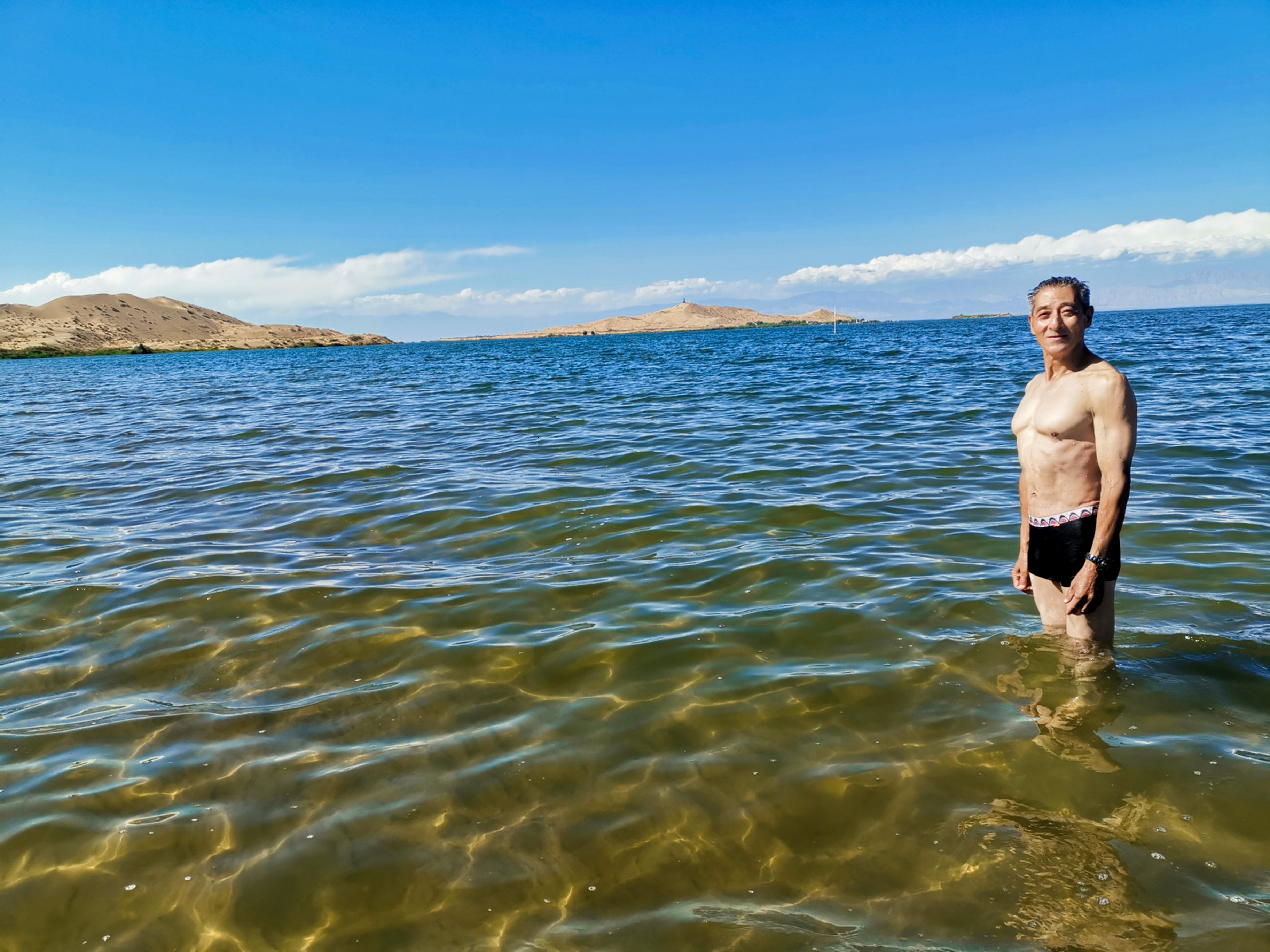 退休老人独自旅行全中国,退休老人旅游住宿
