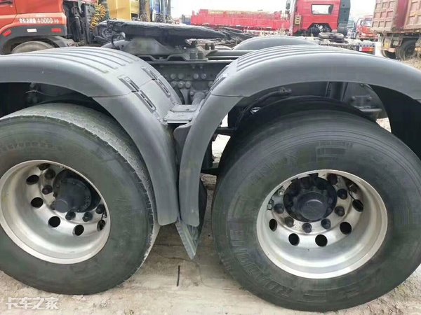 斯堪尼亚8x4牵引车多少钱一台,斯堪尼亚牵引车v8