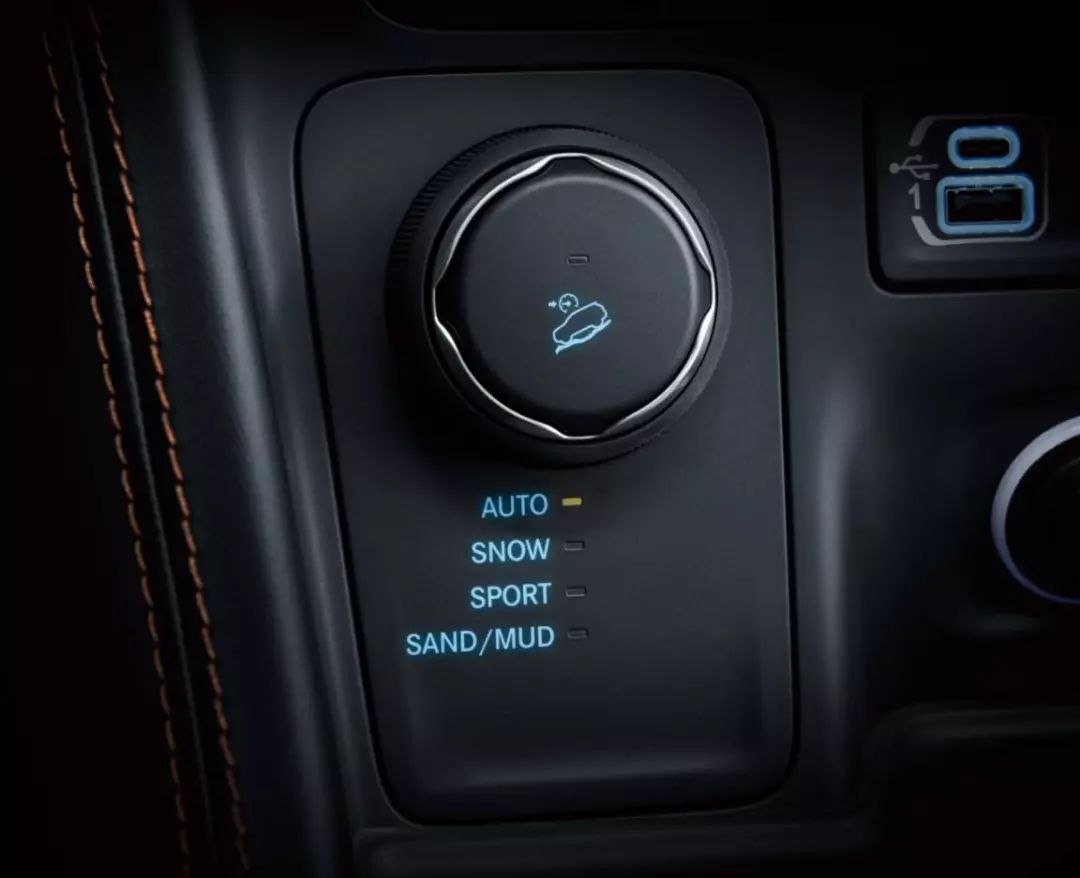 广汽菲克jeep2.0加多少机油,广汽菲克jeep发动机怎么样