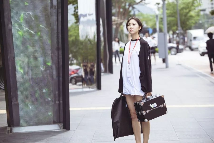 韩剧女主连衣裙穿搭,韩剧中冬天碎花半身裙