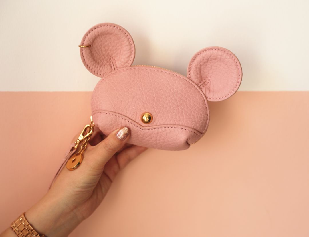 鼠年的女人买什么色的包包好,大牌鼠年限量款包包