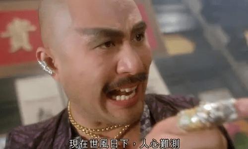 他被誉为“风月片”教父，拦截训练中的女兵，直言：我们结婚吧