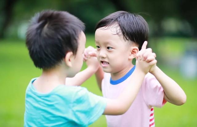 孩子在幼儿园被老师欺负如何报警,孩子在幼儿园受老师欺负怎么处理