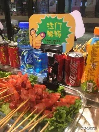 小火锅锅底有六种口味满足你,一桌小火锅