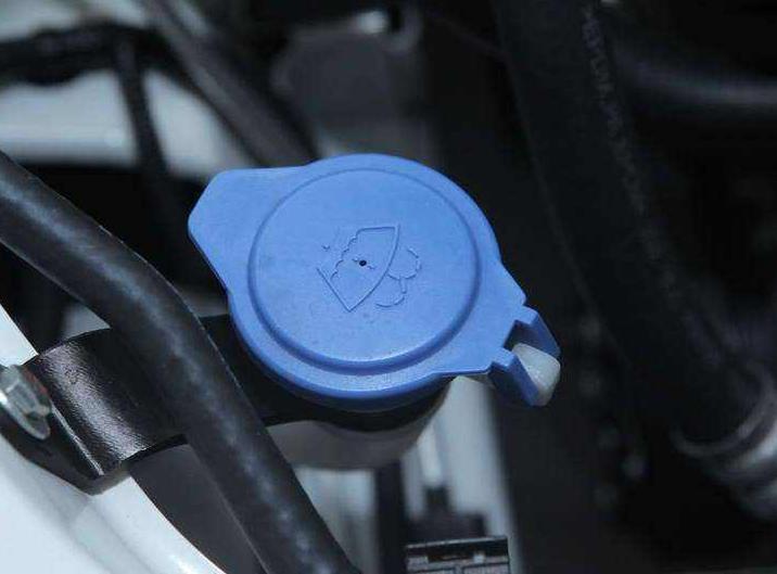 玻璃水冻住了怎么快速解冻呀,玻璃水冻住了怎么迅速解冻