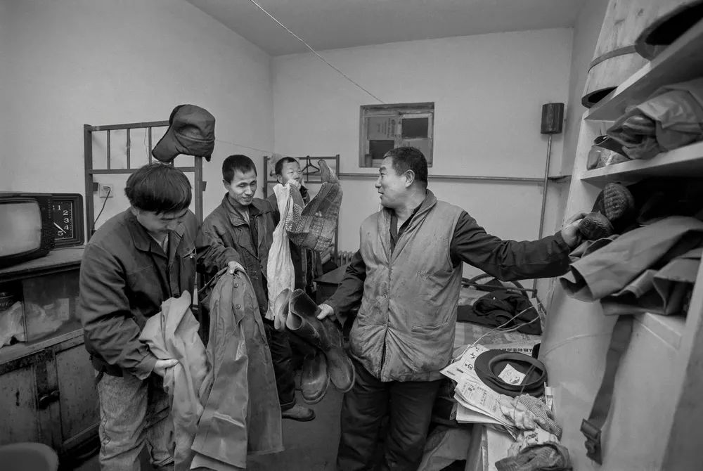 濂虫憚褰卞笀鍚村己涓汉鐓х墖,濂虫憚褰卞笀鍚村己