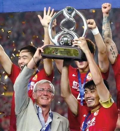 中国足球需要有责任的教练,中国足球是球员问题还是教练问题