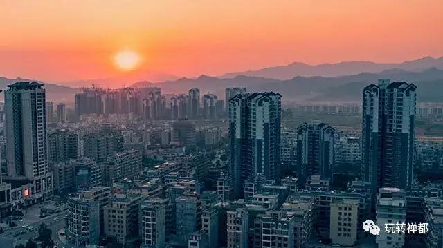 亮化工程让城市灯火通明,新兴县夜景图片