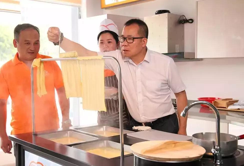 旺店盈利新“神器”,超赞制豆机,2分钟出1块嫩豆腐!