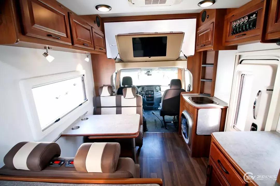 奔驰阿瑞斯4x4房车自动挡,巨威房车阿瑞斯5600