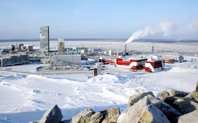 在南非买两克拉的钻石大概多少钱,买钻石一般都买大的