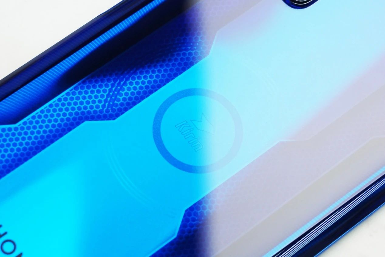 荣耀Play4 Pro评测：2899元的麒麟990，年轻人们觉得香不香？