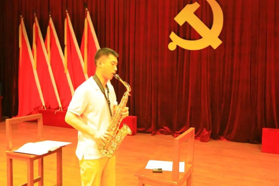 灏忔殩琛ㄦ紨,灏忔殩鍙傚姞鑸炰細鎯婅壋鍏ㄥ満