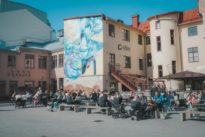 去哥德堡需要带当地钱吗,去卡塔尔必买