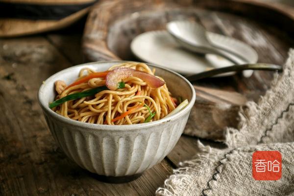 炒面的家常做法简单又好吃教程,炒面的家常做法放番茄酱