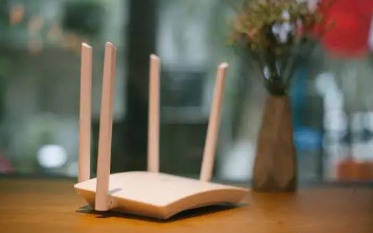 路由器在客厅卧室wifi信号弱,房间wifi信号弱怎么增加路由器