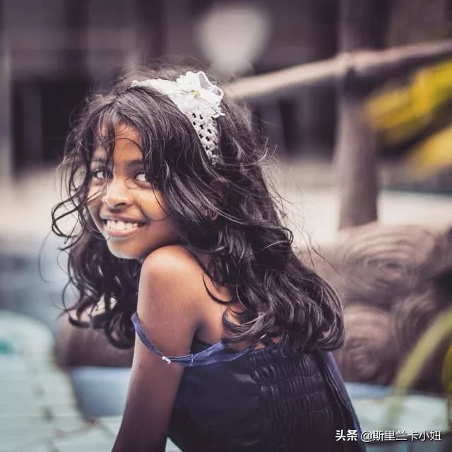 鏂噷鍏板崱鍥介檯瀛︽牎灏忓,鍘绘柉閲屽叞鍗¤鍥介檯瀛︽牎