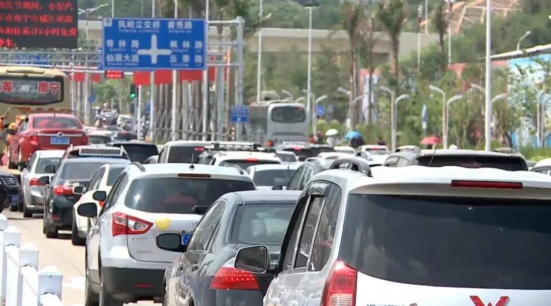 月均营收2500元南宁发布网约车市场风险预警，入行需谨慎