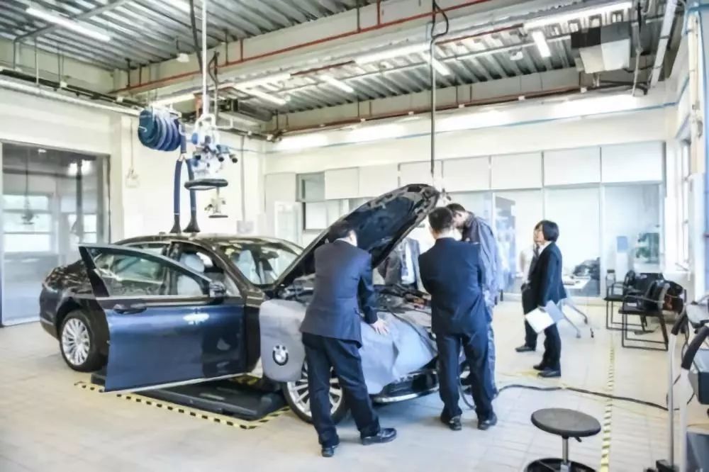 宝马喷漆喷成铝合金,宝马喷漆到4s店有必要吗