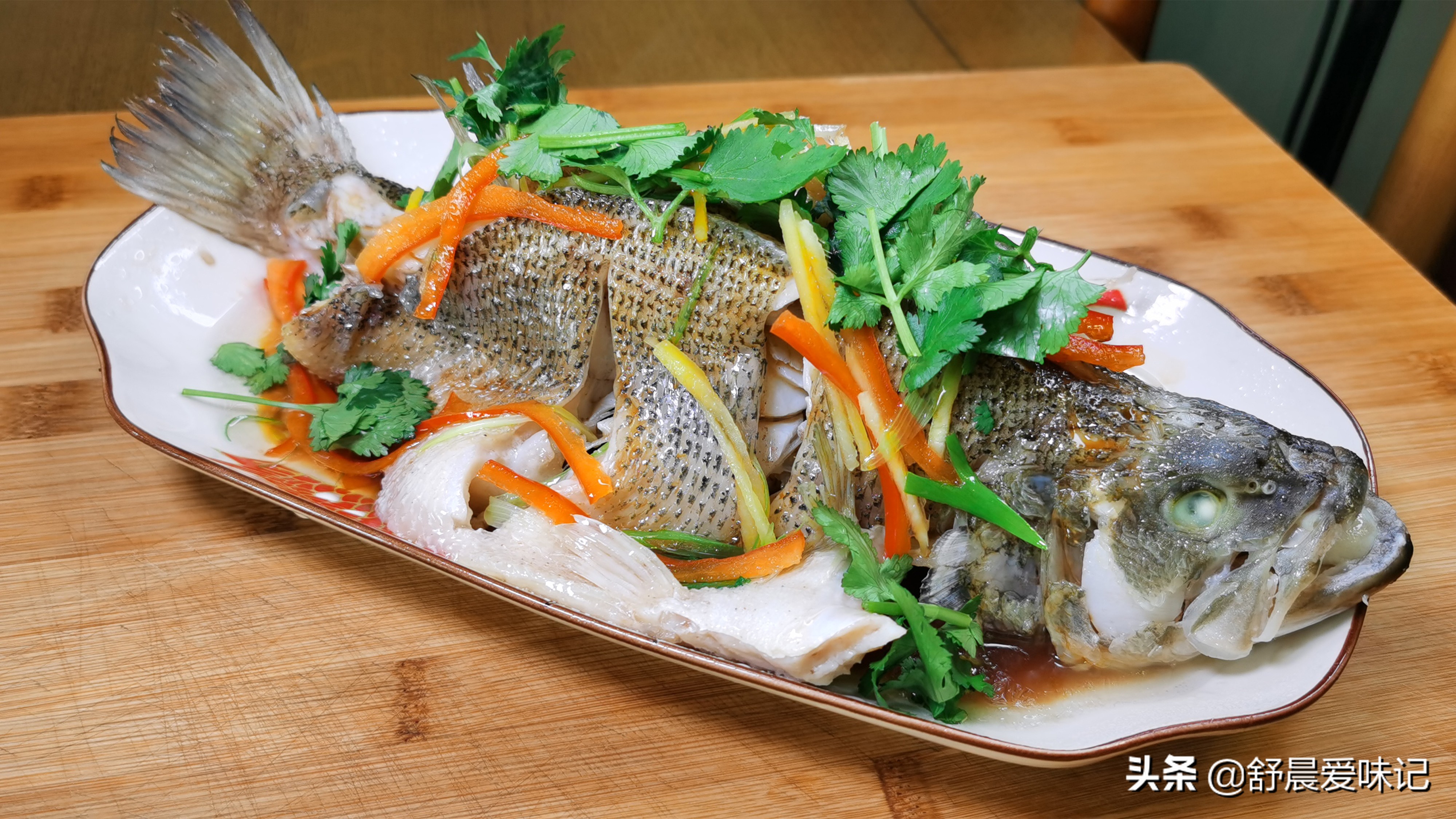 清蒸鱼怎么才能放盐,做清蒸鱼需要放盐吗