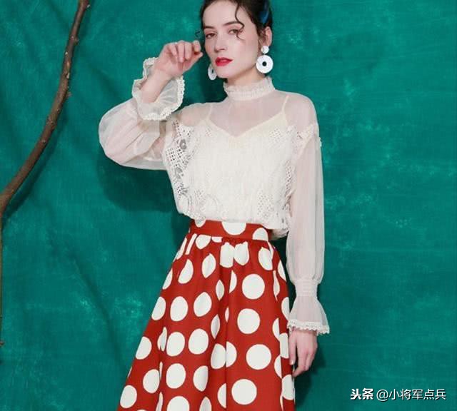 甜辣Girl透视装，性感力爆表，朦胧秀出好身材