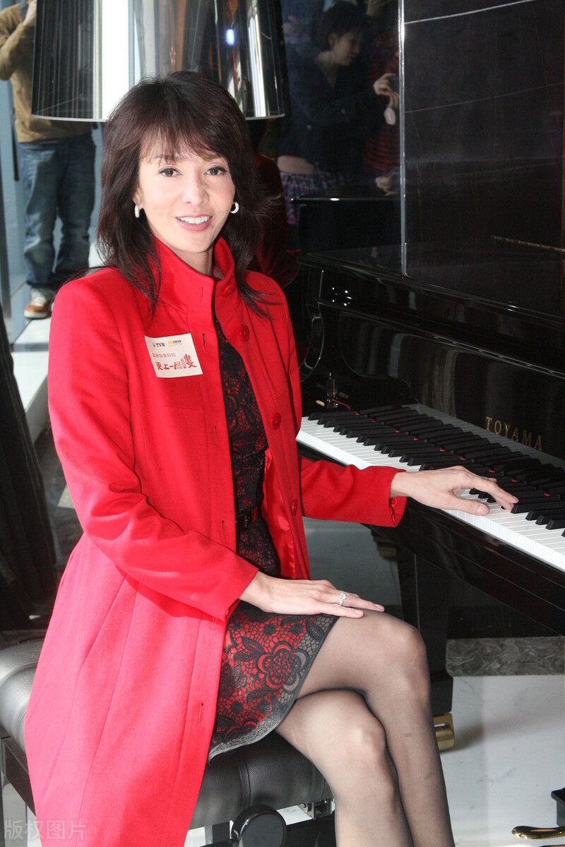 郑裕玲恋情曝光,郑裕玲错结良缘