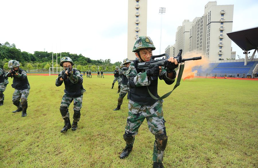 真人cs穿越到真实战场,真人cs镭战军训