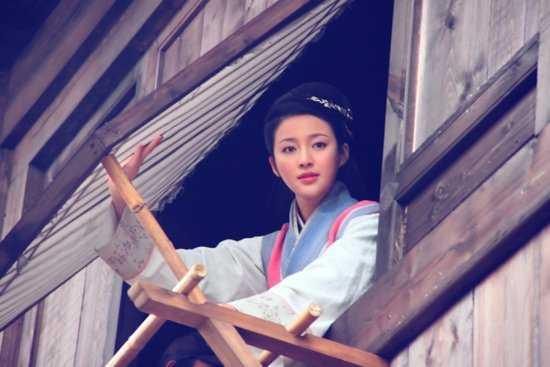 日影中玲珑剔透:从《*瓶金**梅》里潘金莲的膝裤,探析晚明世风变化