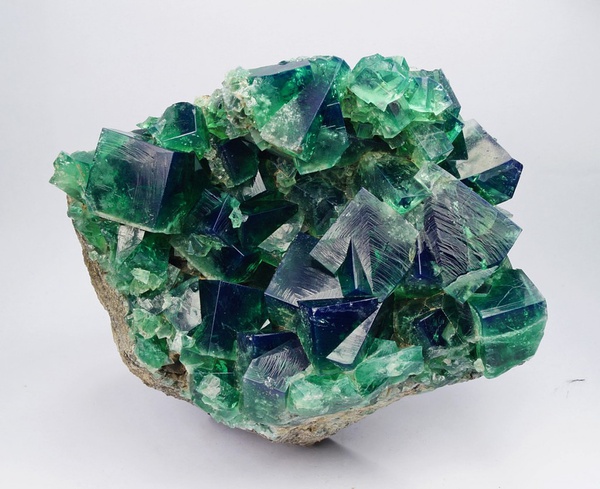 各地玉石的鉴别与特征,玉石的种类及特征及鉴别方法